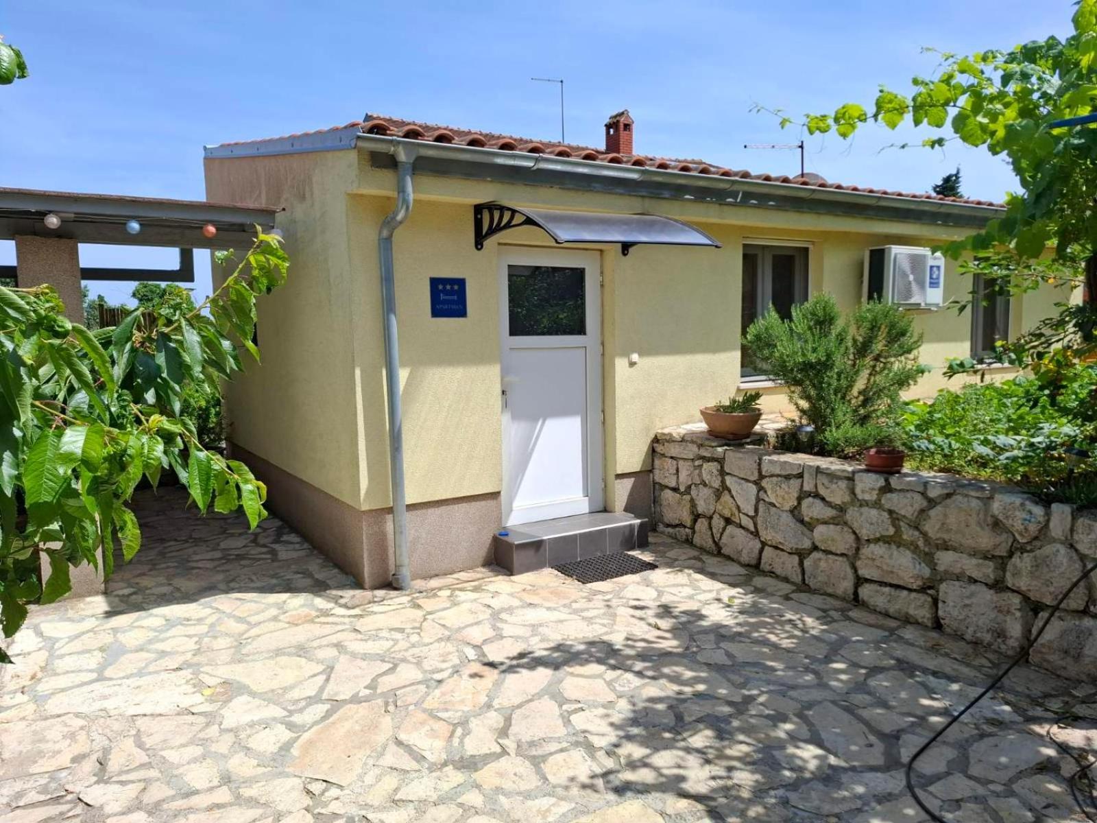 Apartman Vivian Pola Esterno foto