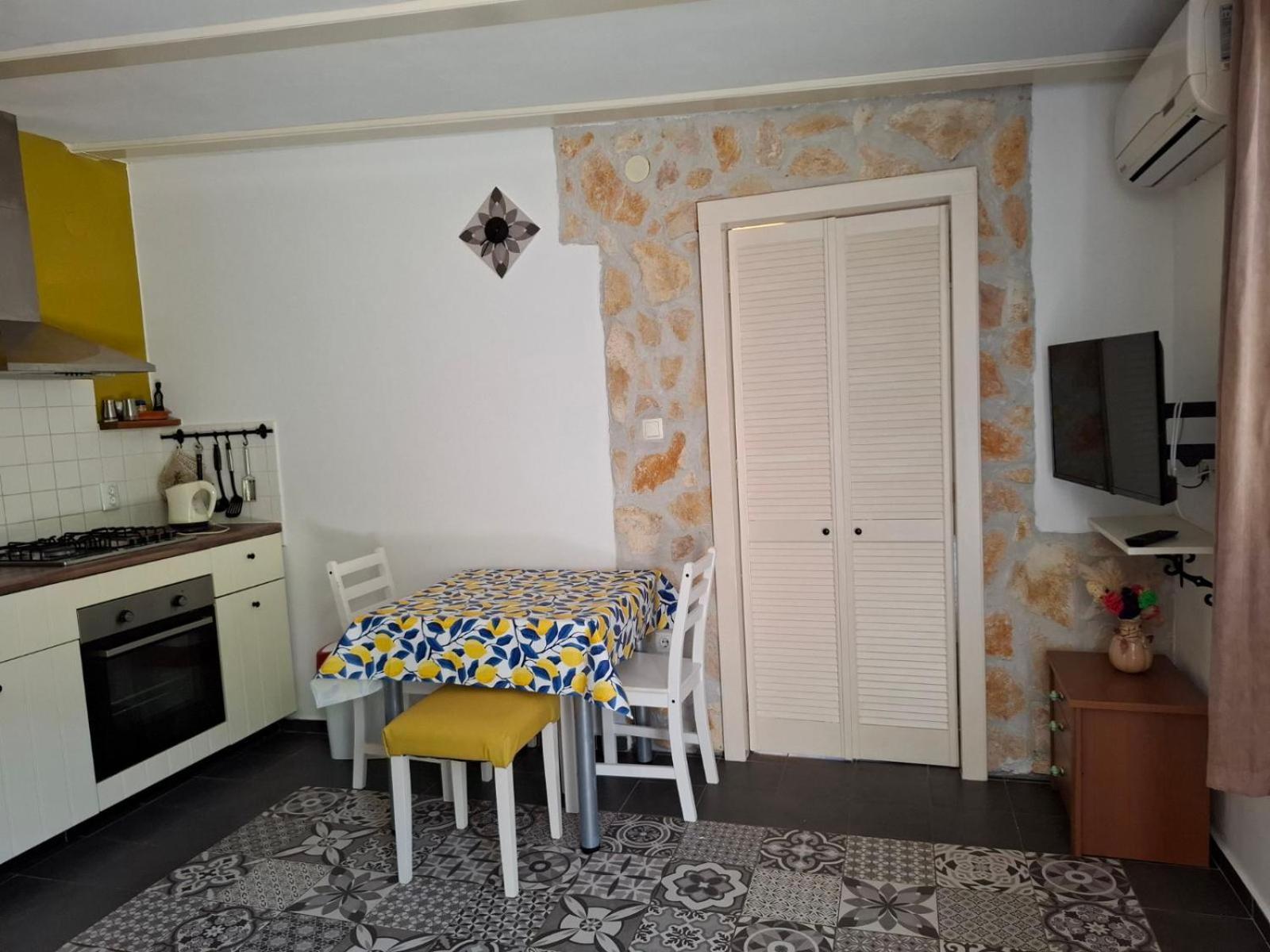 Apartman Vivian Pola Esterno foto