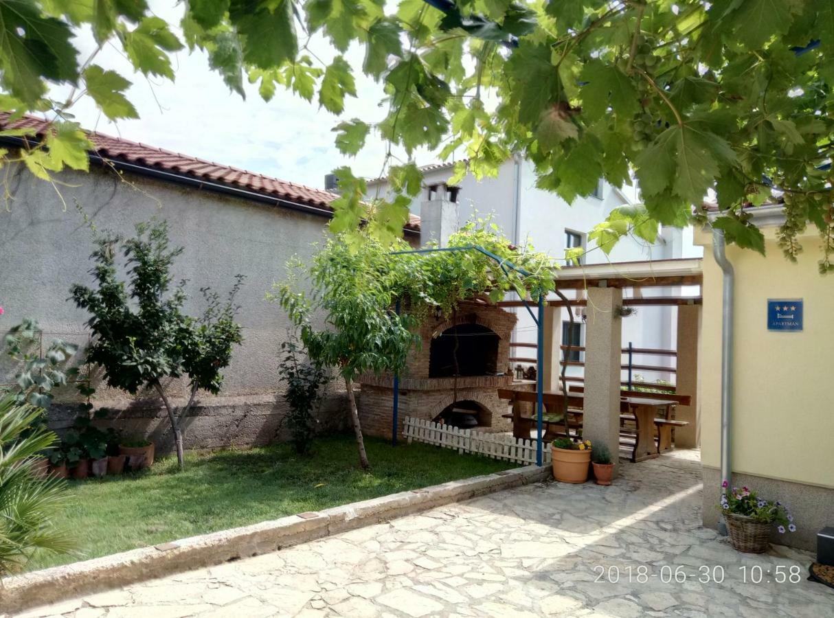 Apartman Vivian Pola Esterno foto