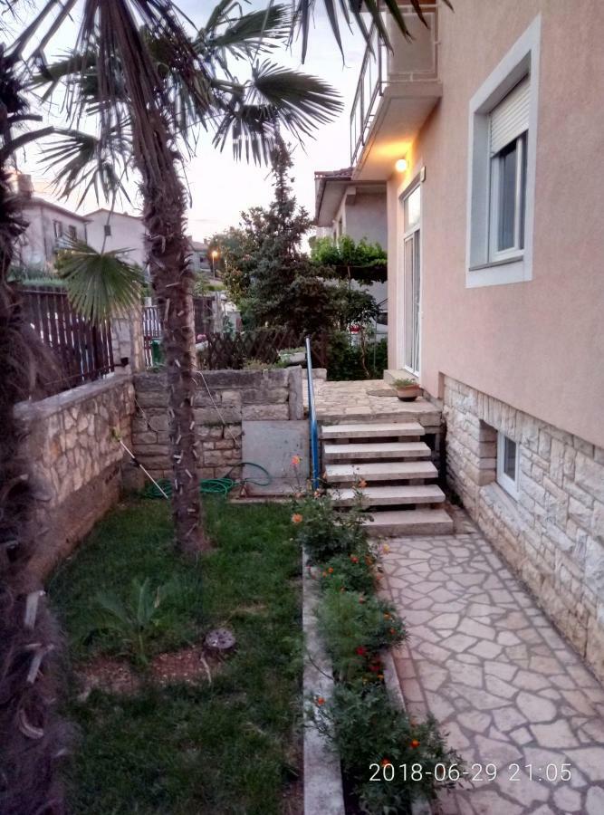 Apartman Vivian Pola Esterno foto