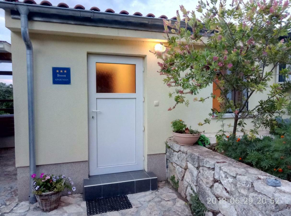 Apartman Vivian Pola Esterno foto