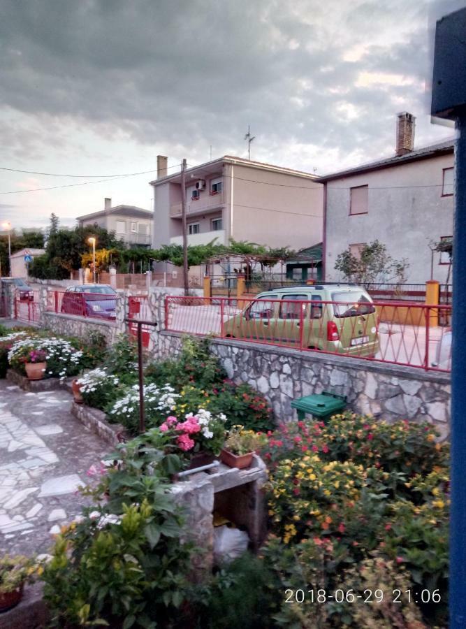Apartman Vivian Pola Esterno foto