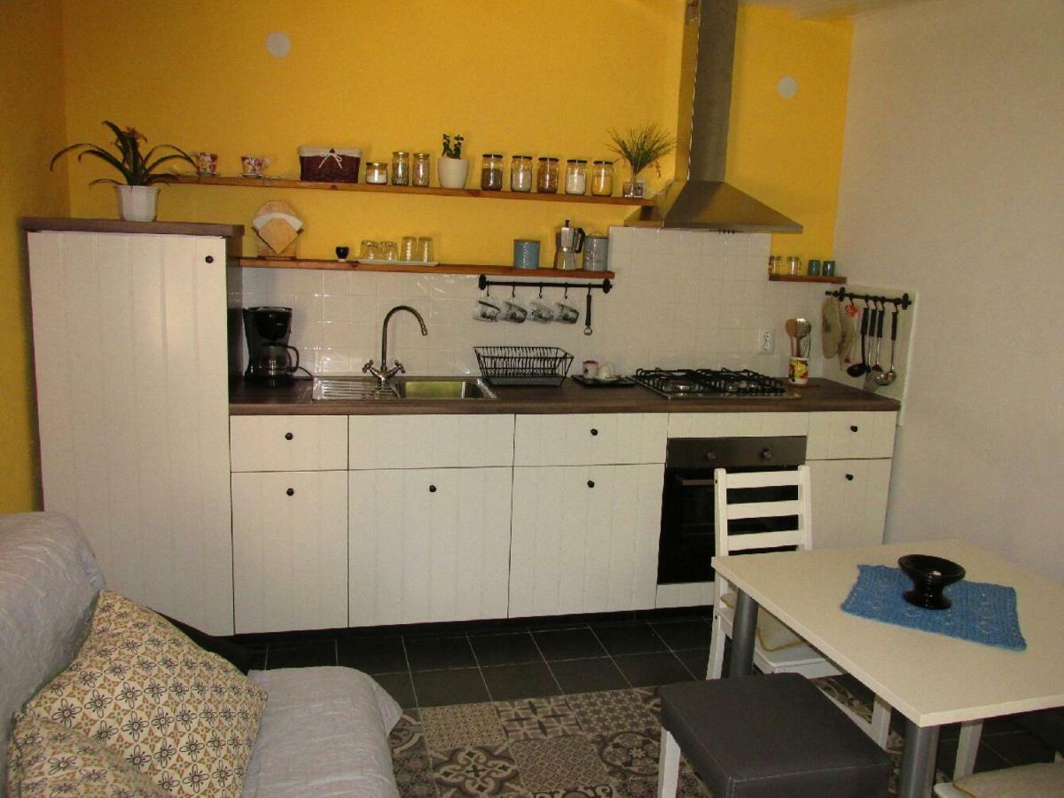 Apartman Vivian Pola Esterno foto